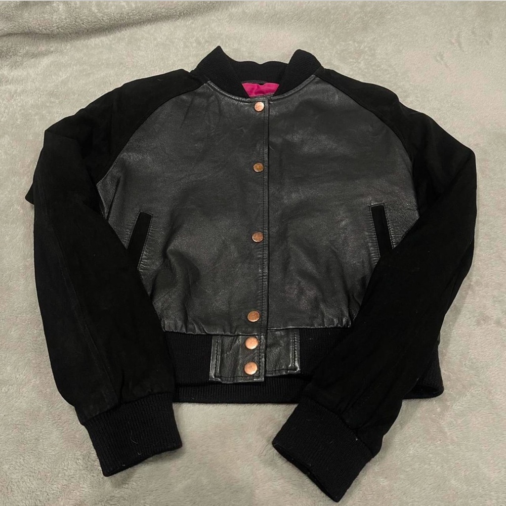 Black Leather Bomber Jacket
Hot Pink Interior 🩷